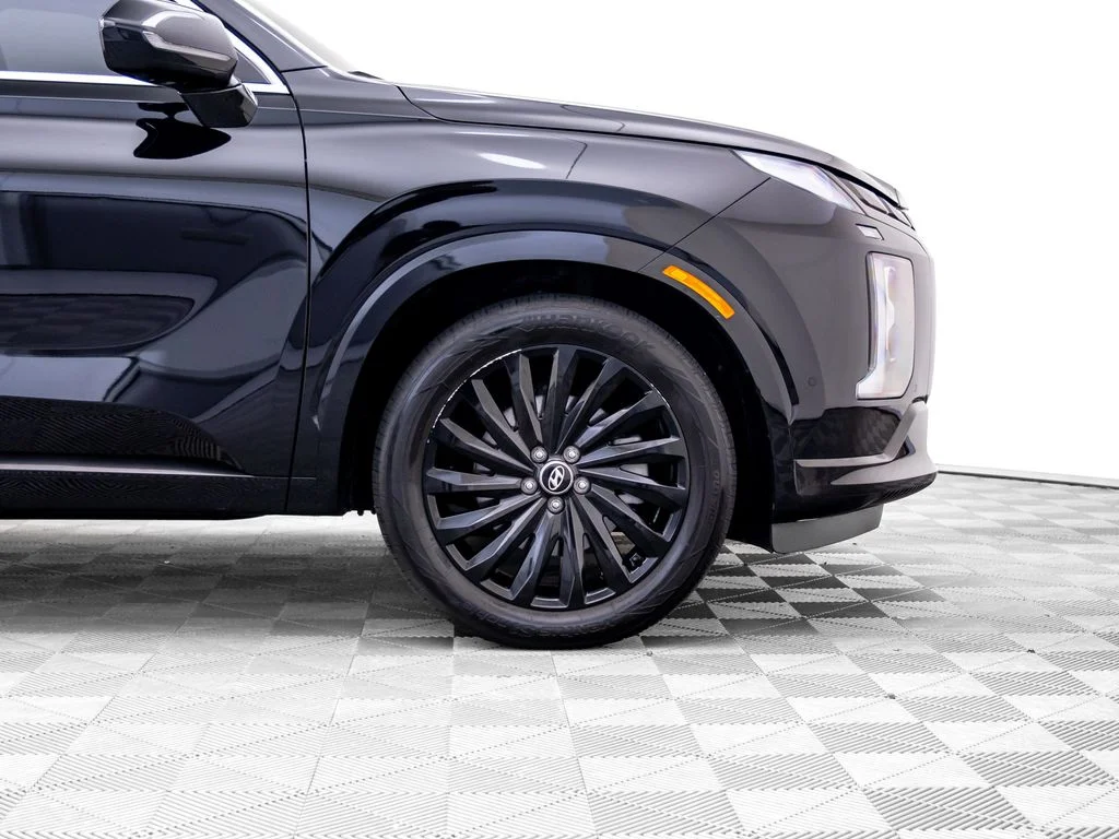 Used 2025 Black Hyundai Calligraphy Night Edition image 38