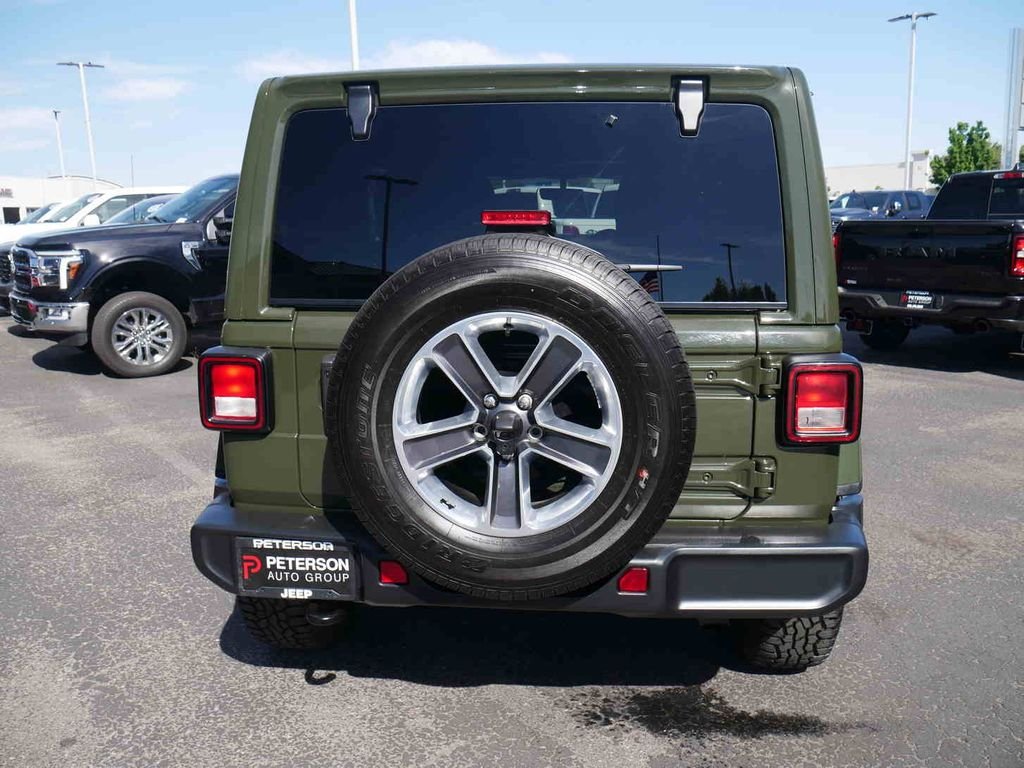 Used 2023 Green Jeep Sahara image 22