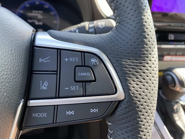 New 2026 Wind Chill Pearl Toyota Platinum image 18
