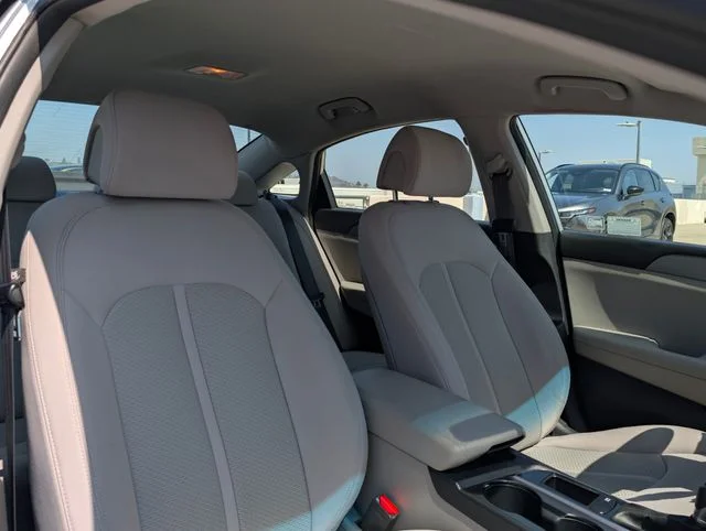 Used 2017 Silver Hyundai Base image 11