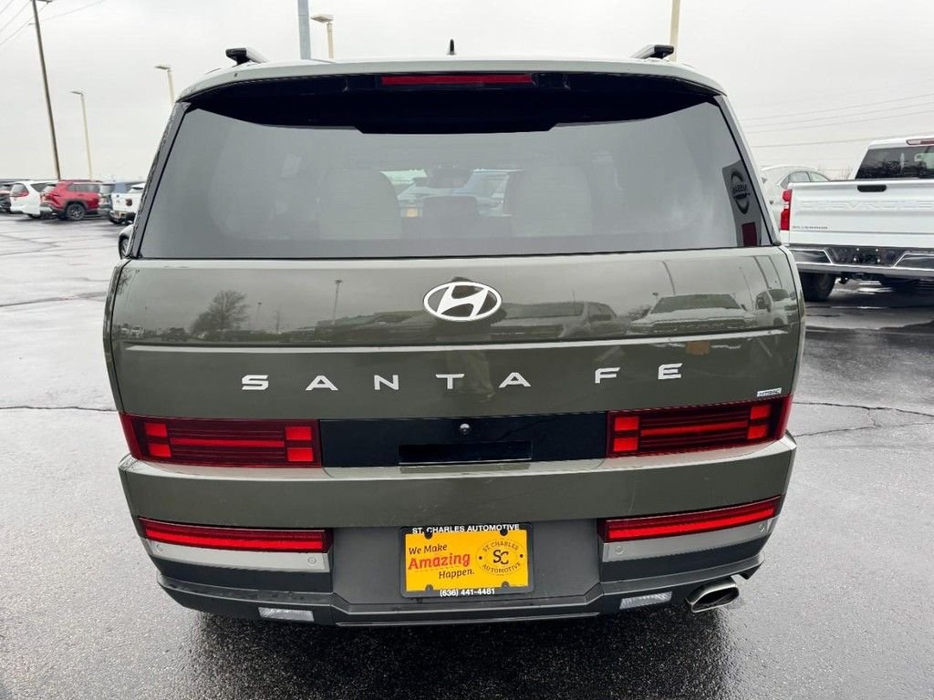 Used 2025 Green Hyundai Limited image 4