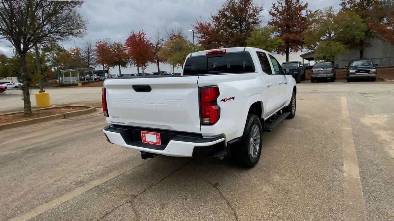 Used 2026 Summit White Chevrolet LT image 8