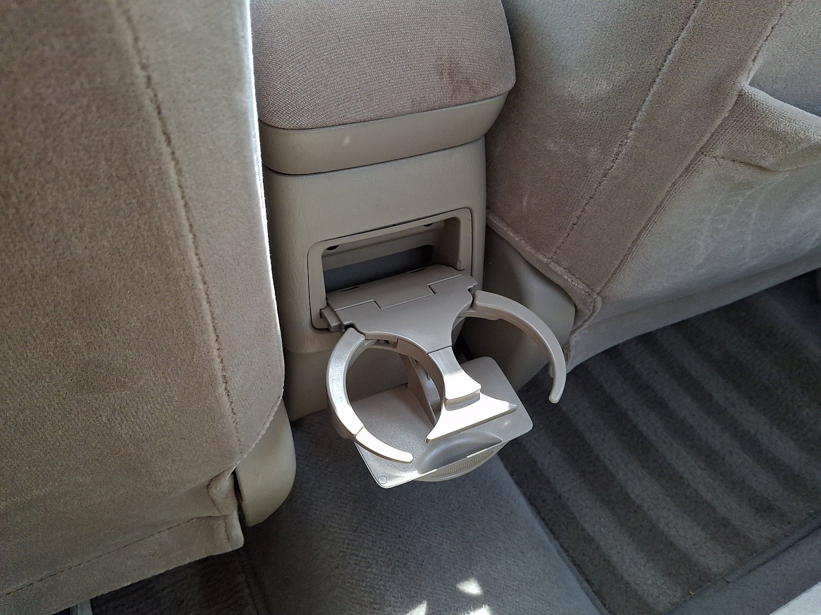Used 2005 Indigo Ink Pearl Toyota LE image 12