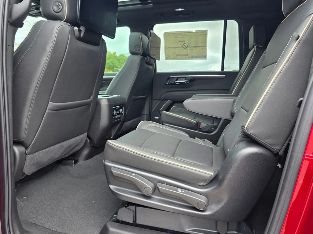 2025 Chevrolet Suburban Premier - Photo 24