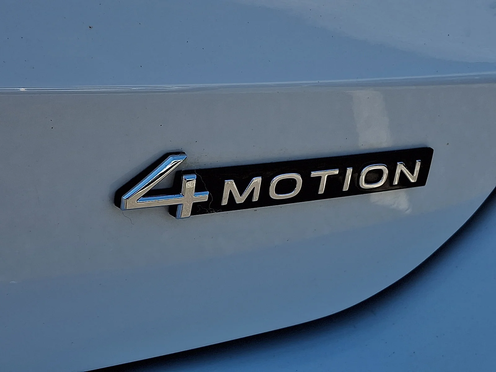 Used 2025 Pure White   0Q0q Volkswagen SE image 30