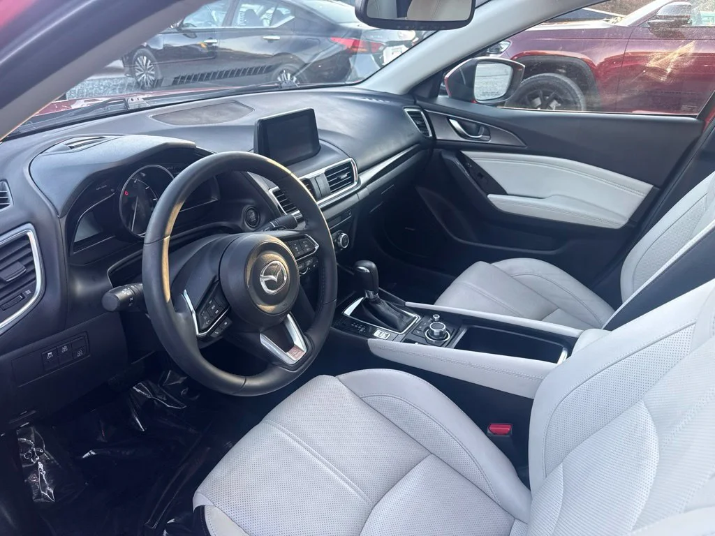 Used 2018 Red Mazda Grand Touring image 3
