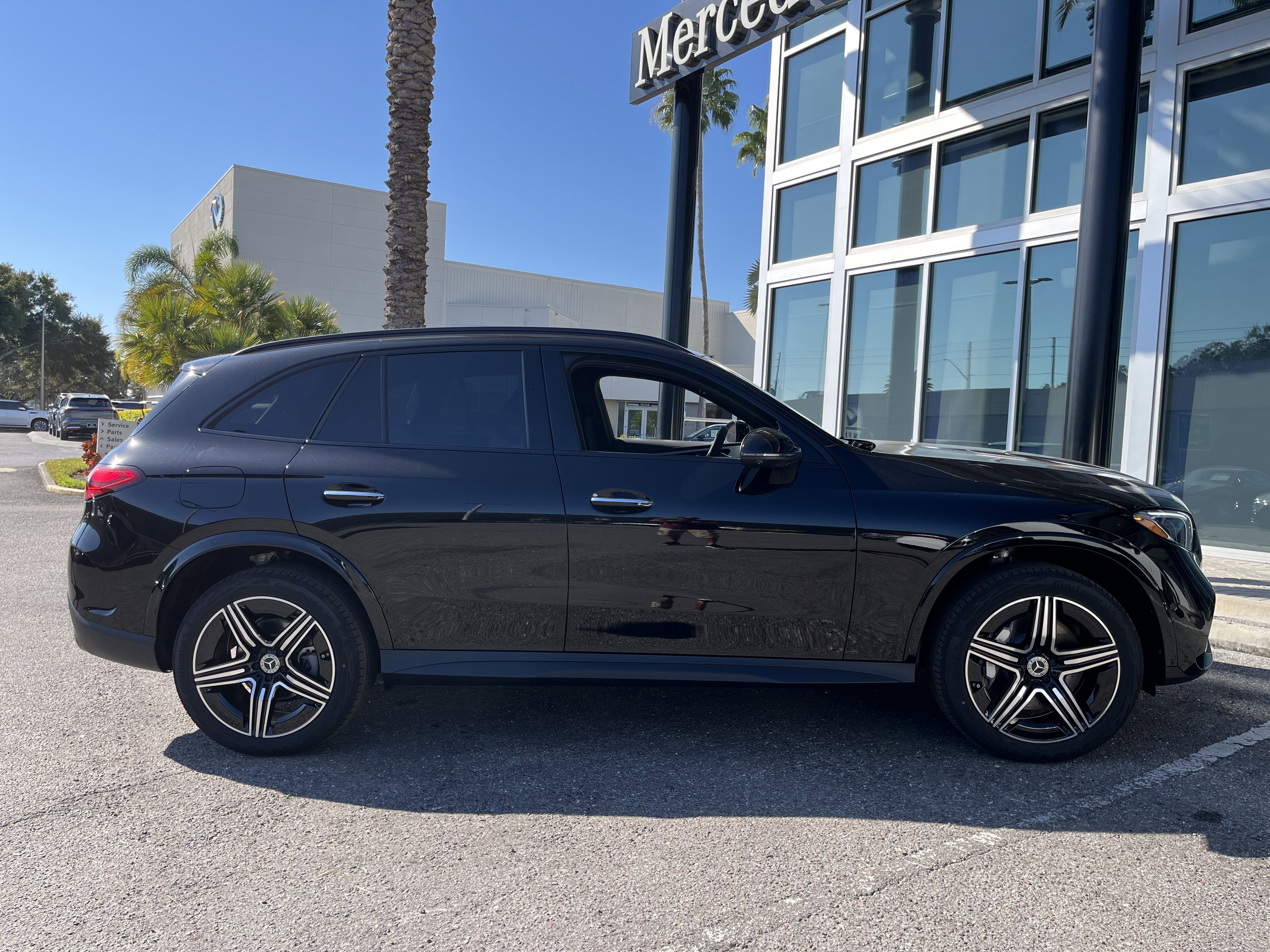 New 2026 Obsidian Black Metallic Mercedes-Benz GLC 300 image 37