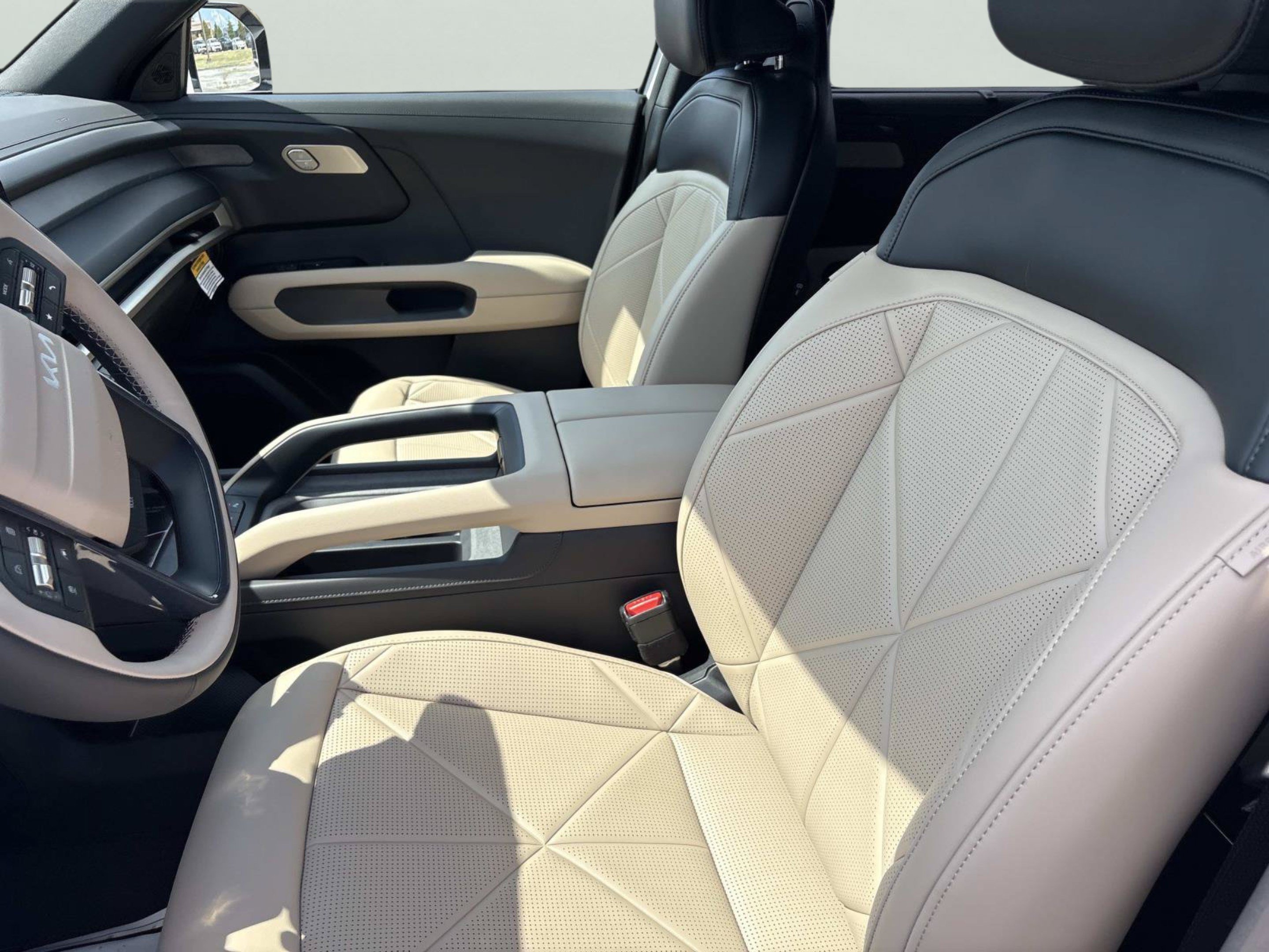 New 2027 Glacial White Pearl Kia EX image 20