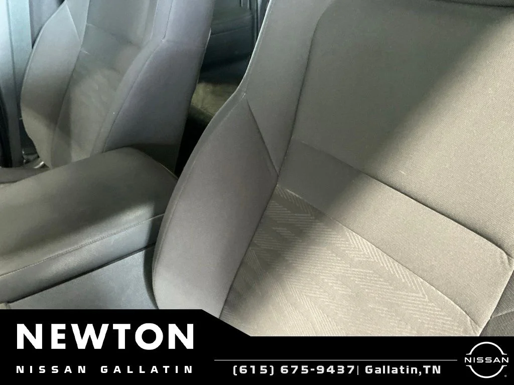 Used 2022 White Nissan S image 10