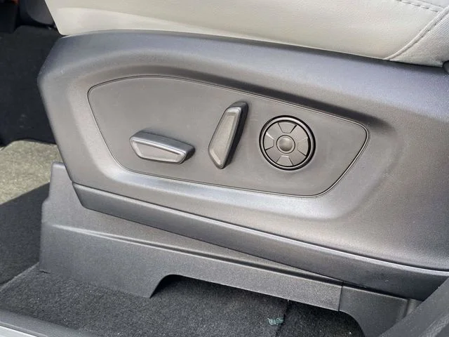 New 2026 Space White Metallic Ford Platinum™ image 14