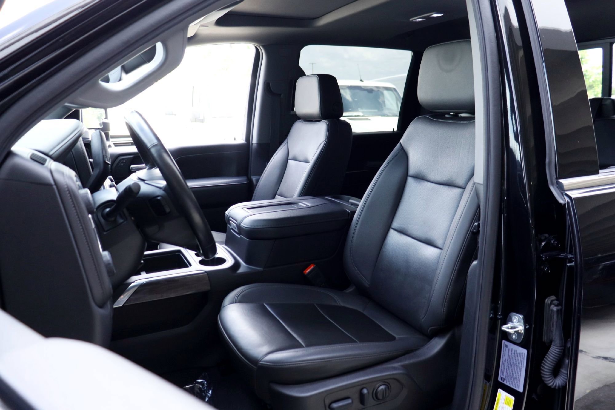 2022 Chevrolet Silverado 3500HD LTZ - Photo 10