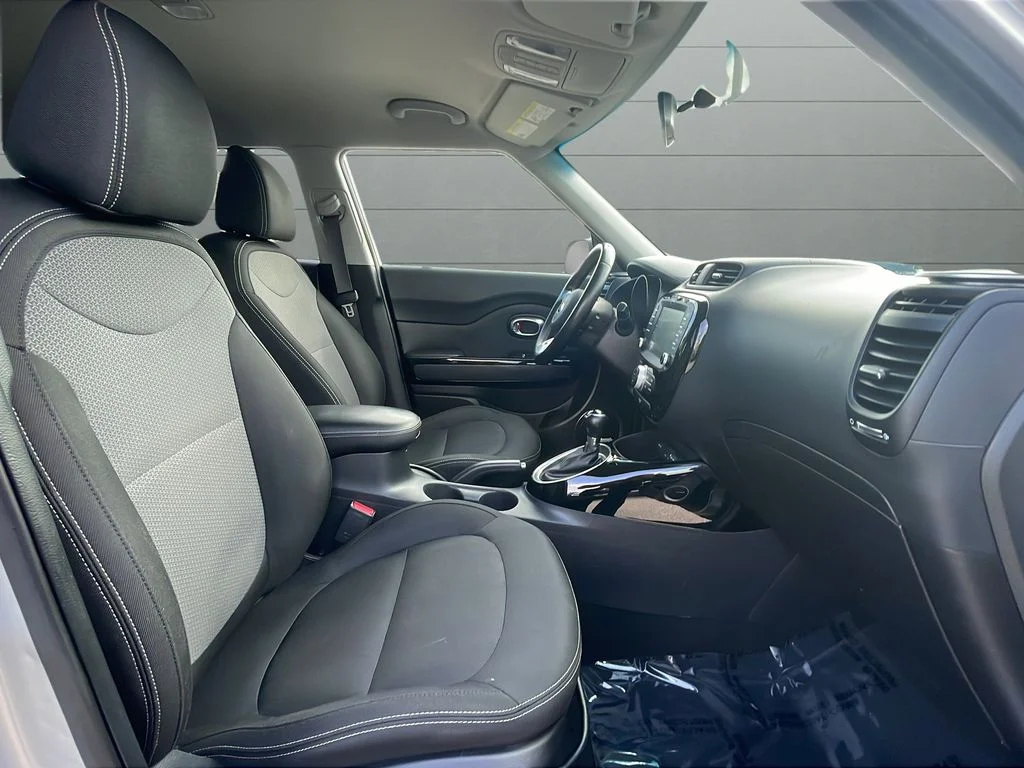 Used 2017 Silver Kia Plus image 15