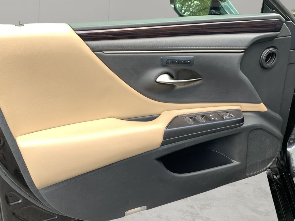 2021 Lexus ES 350 - Photo 11
