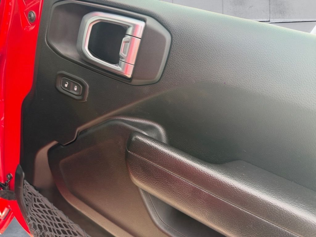 Used 2023 Red Jeep Sport S image 21
