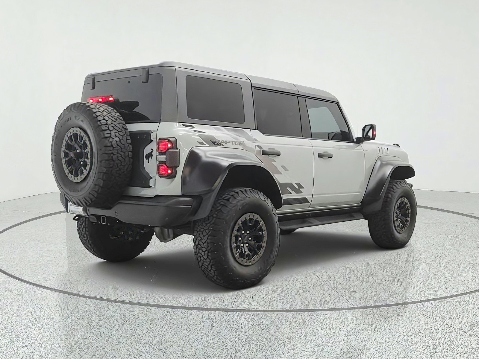Used 2022 Cactus Gray Ford Raptor 4 Door Advanced 4x4 image 5