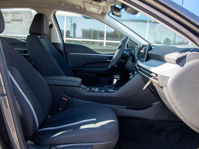 New 2026 Gray Hyundai SE image 18