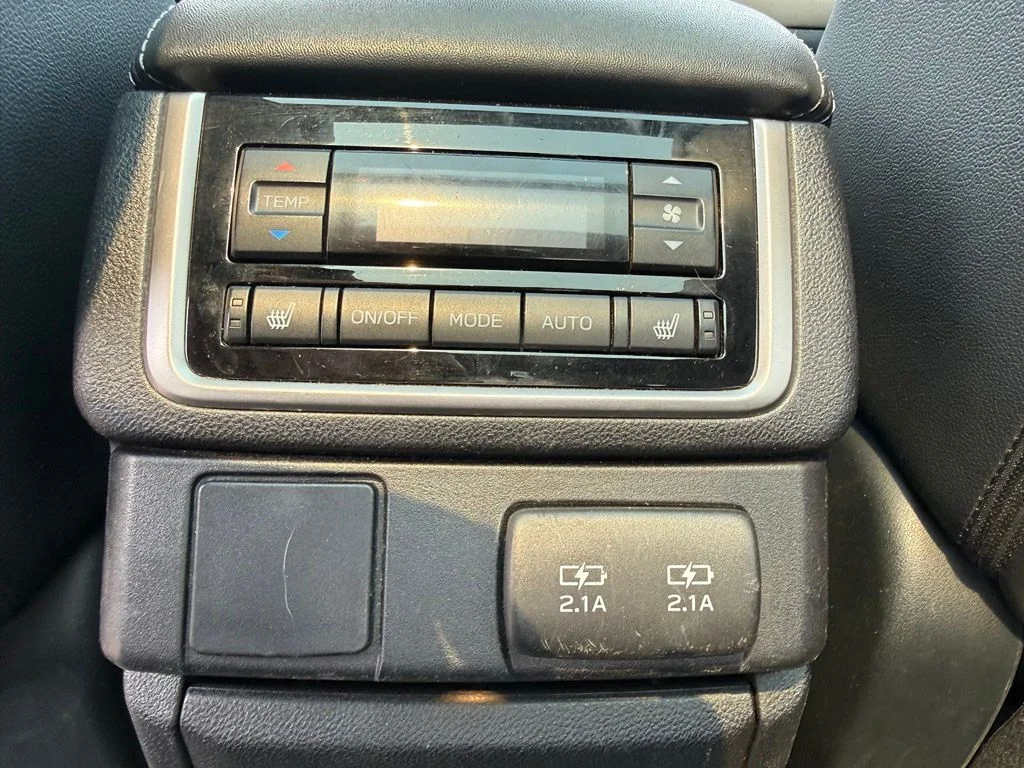 Used 2022 Ice Silver Metallic Subaru Limited image 20