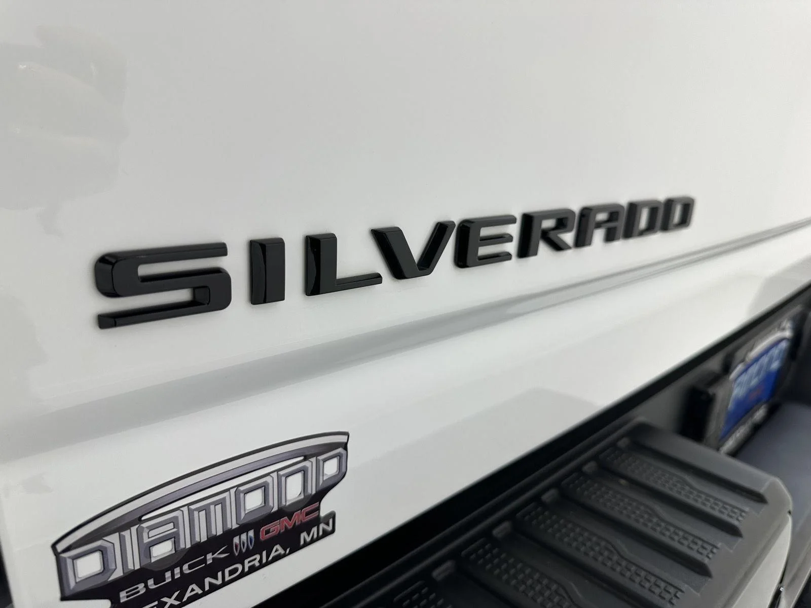 Used 2025 Summit White Chevrolet LTZ image 30
