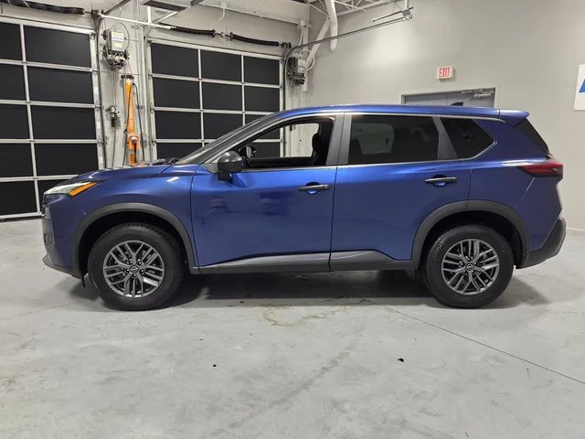 Used 2023 Blue Nissan S image 4