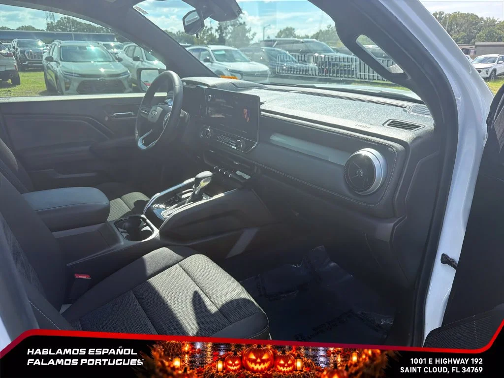 Used 2024 Summit White Chevrolet LT image 34