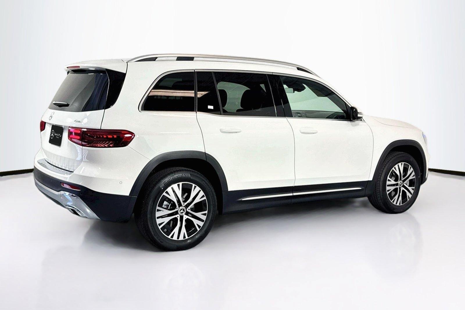 New 2026 Polar White Mercedes-Benz GLB 250 image 5