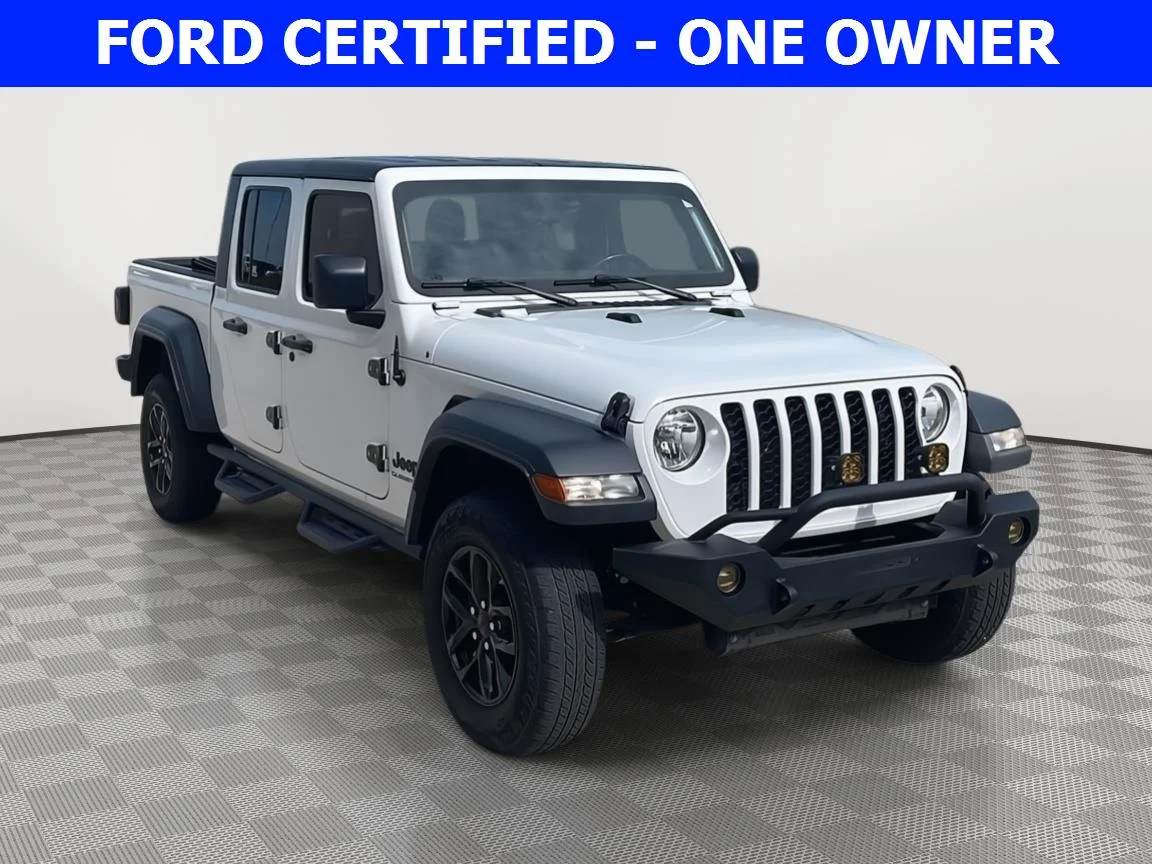 Used 2021 Bright White Clearcoat Jeep Sport S image 1