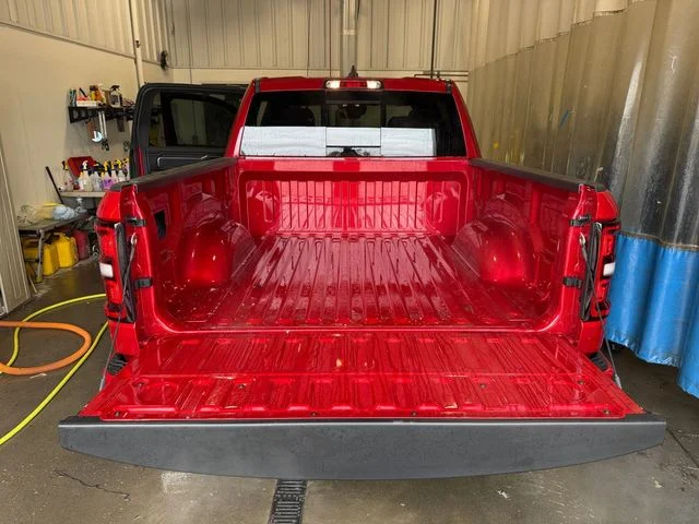New 2026 Molten Red Pearl-Coat Exterior Paint RAM Big Horn/Lone Star image 23
