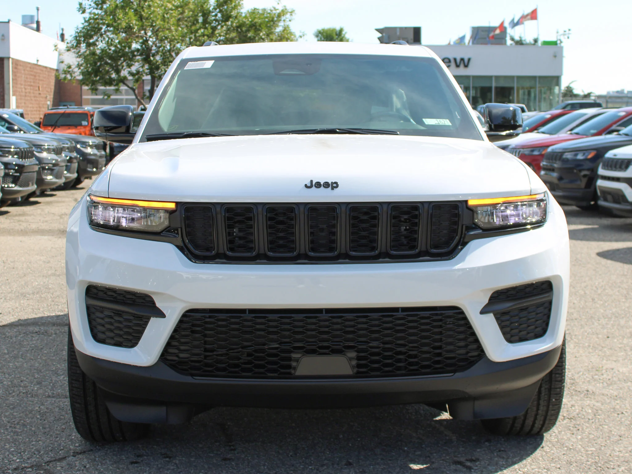Used 2025 White Jeep Altitude* 4x4, Sunroof, Remote Start, Trailer Tow Package image 7
