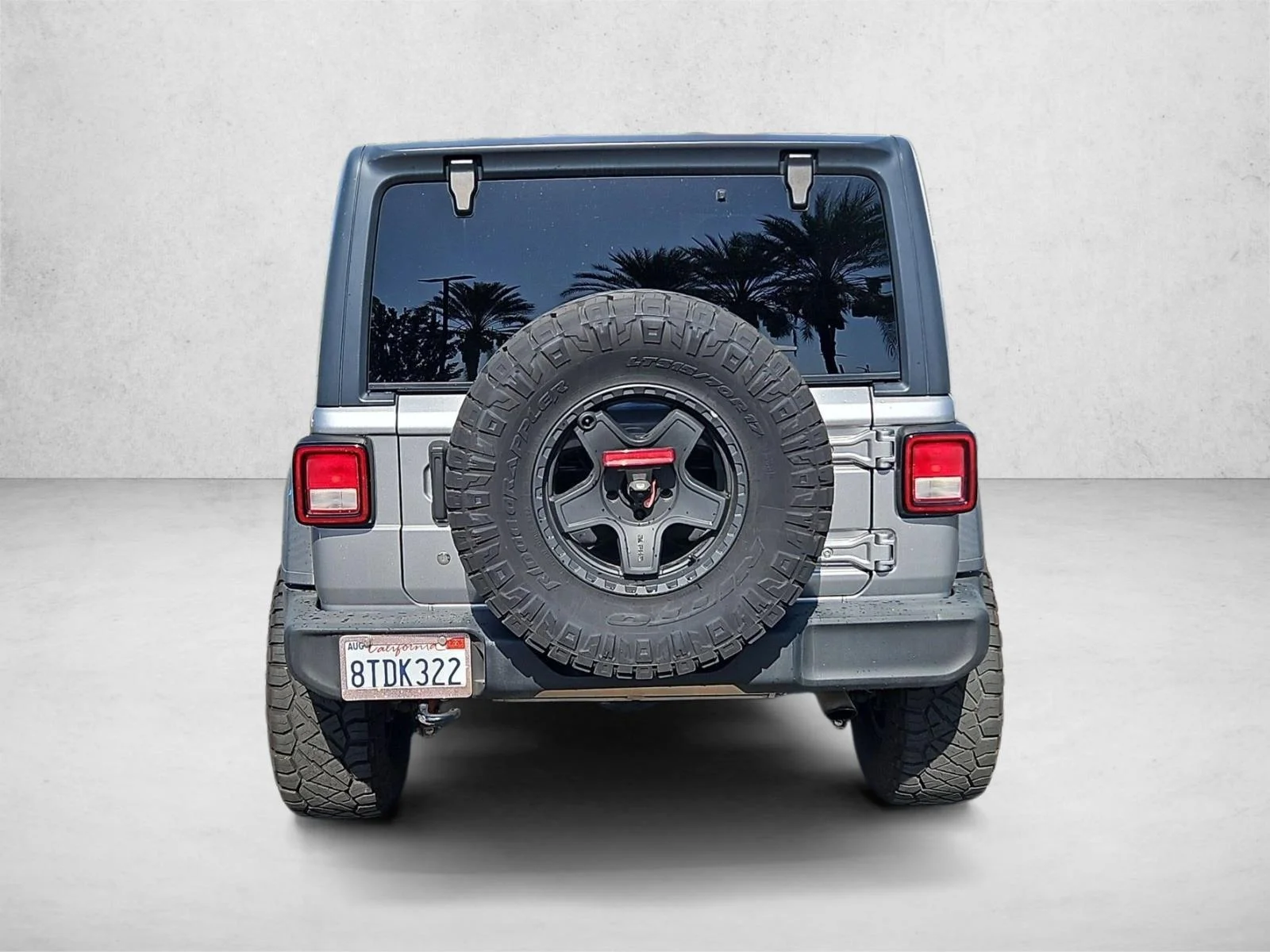 Used 2020 Billet Silver Metallic Clearcoat Jeep Sport S image 6