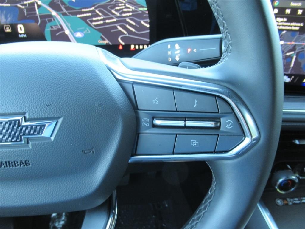 Used 2025 Gray Chevrolet Z71 image 23