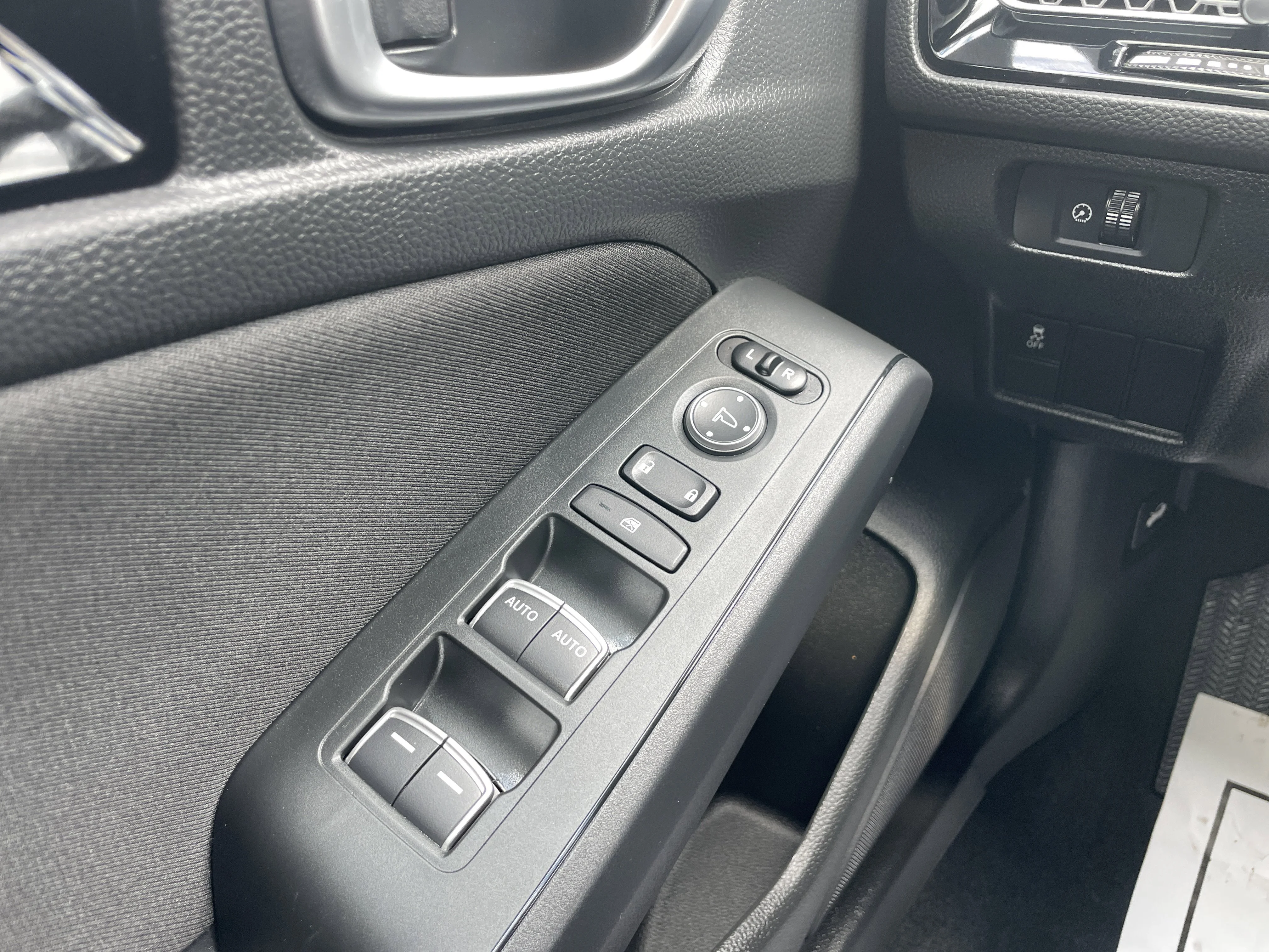 2025 Honda Civic Hatchback Sport - Photo 23