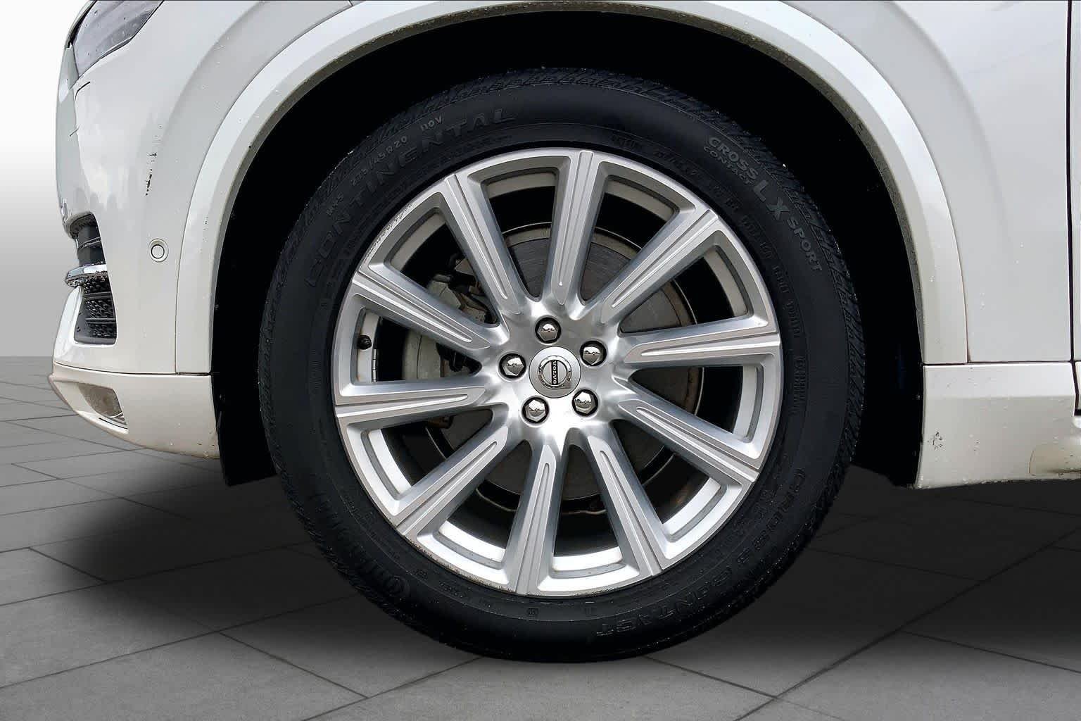 Used 2018  Volvo Inscription image 10