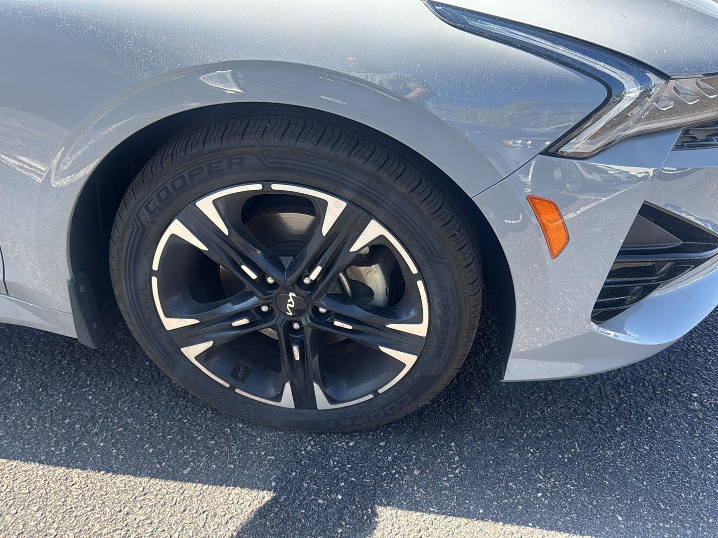 Used 2022 Wolf Gray Kia GT-Line image 3