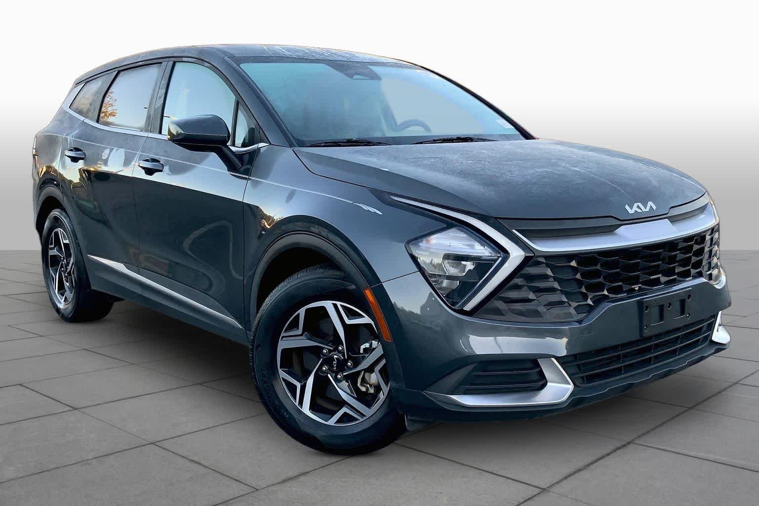Used 2023 Gravity Gray Kia LX image 3