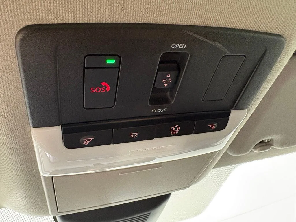 Certified Used 2025 White Nissan SR image 34