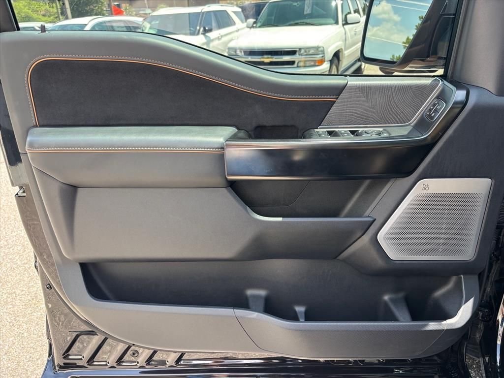 Used 2023 Black Metallic Ford Platinum image 9