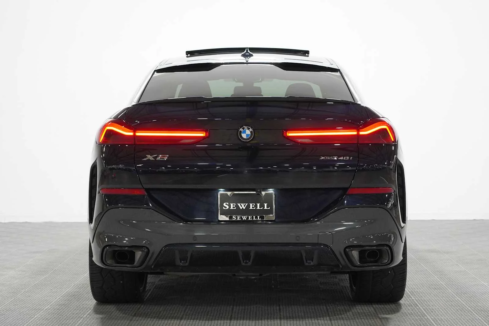 Certified Used 2023 Carbon Black Metallic BMW xDrive40i image 5