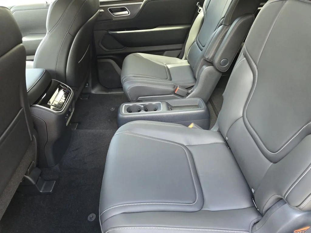 New 2026 RADIANT WHITE INFINITI Luxe 2WD image 9