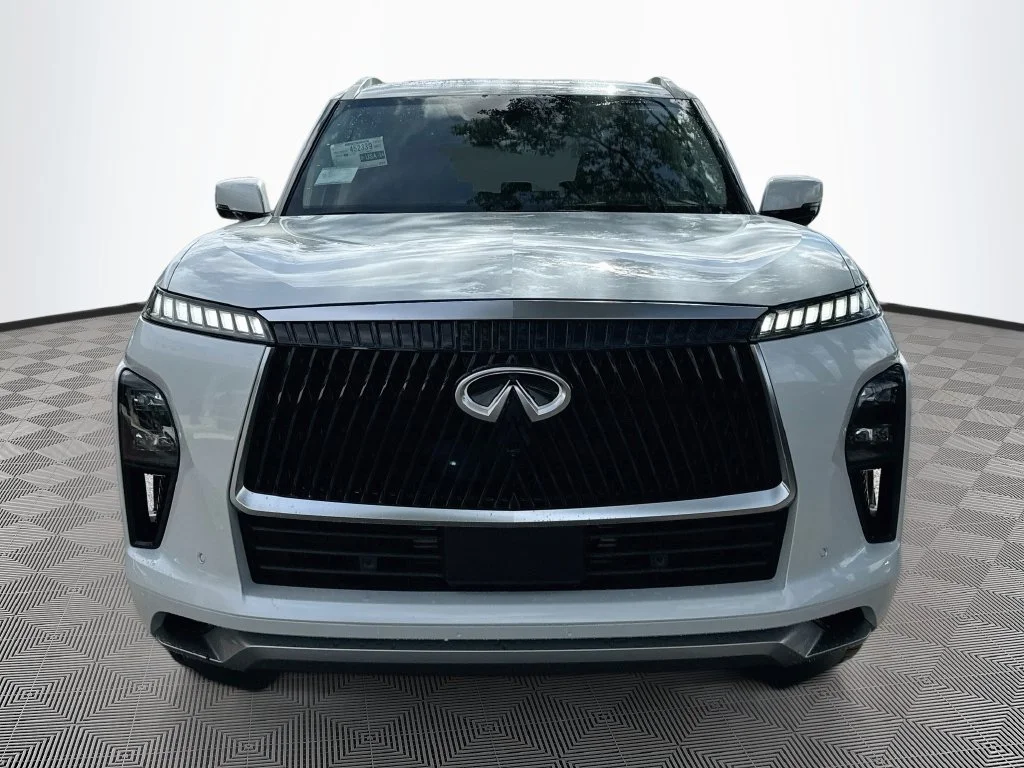 New 2027 RADIANT WHITE INFINITI Luxe 4WD image 2