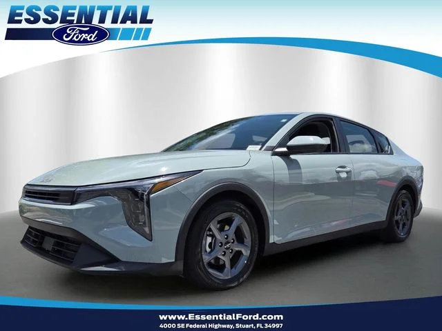2025 Kia K4 LXS AT's photo