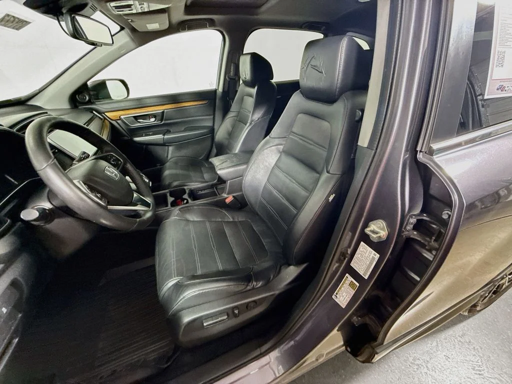 Used 2019 Modern Steel Metallic Honda Touring image 21