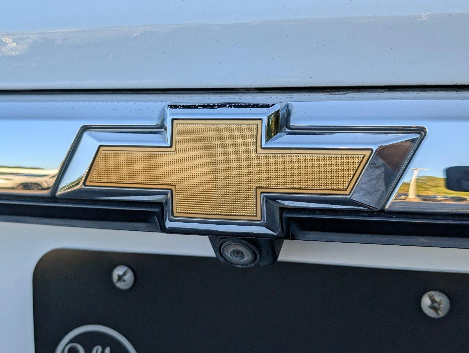 Used 2022 SUMMIT WHITE Chevrolet LS image 6