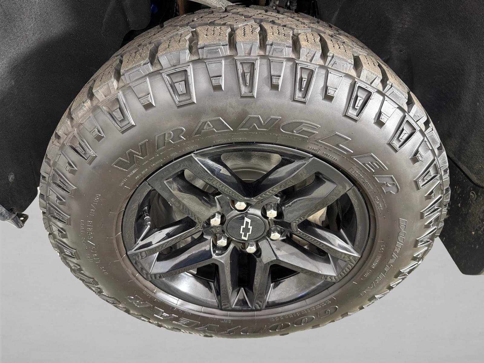Used 2023 Black CHEVROLET  image 11