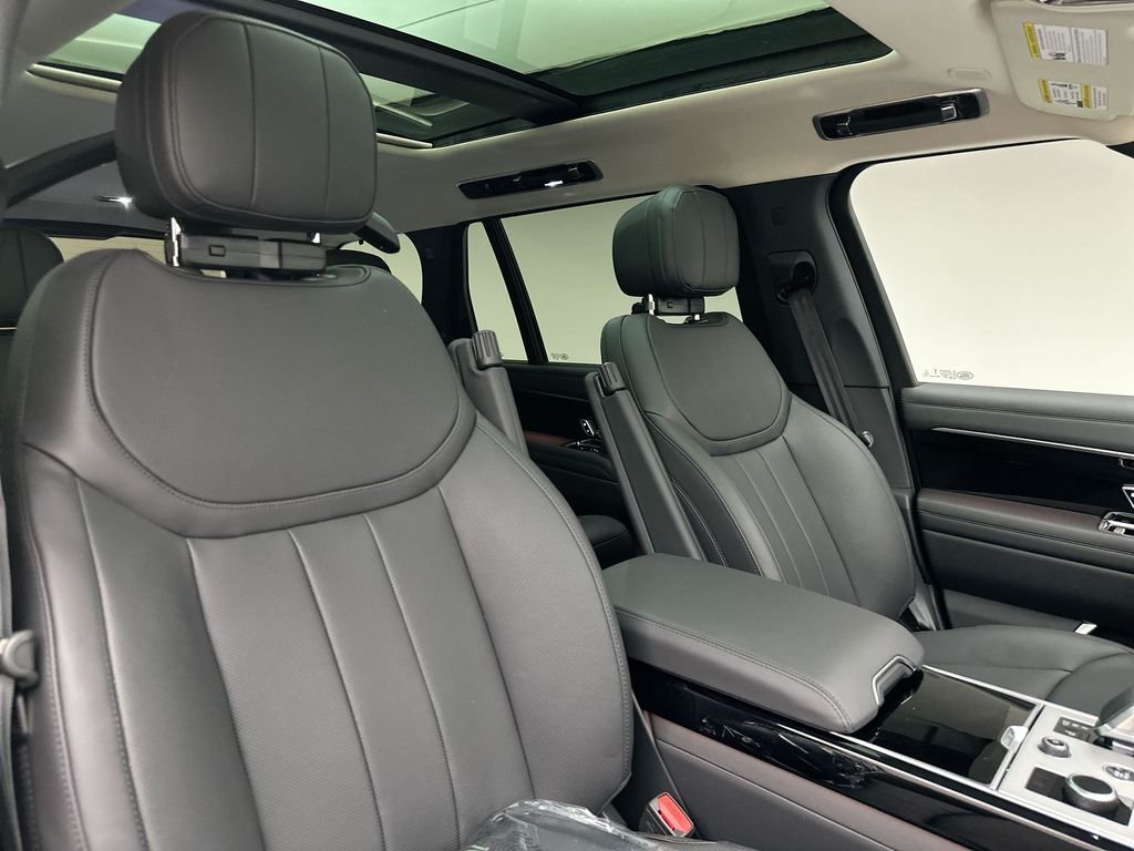 New 2027 Charente Grey Prem Met Land Rover SE image 6