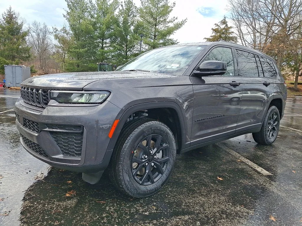 New 2026 Baltic Gray Metallic Clear-Coat Exterior Paint Jeep Altitude image 2