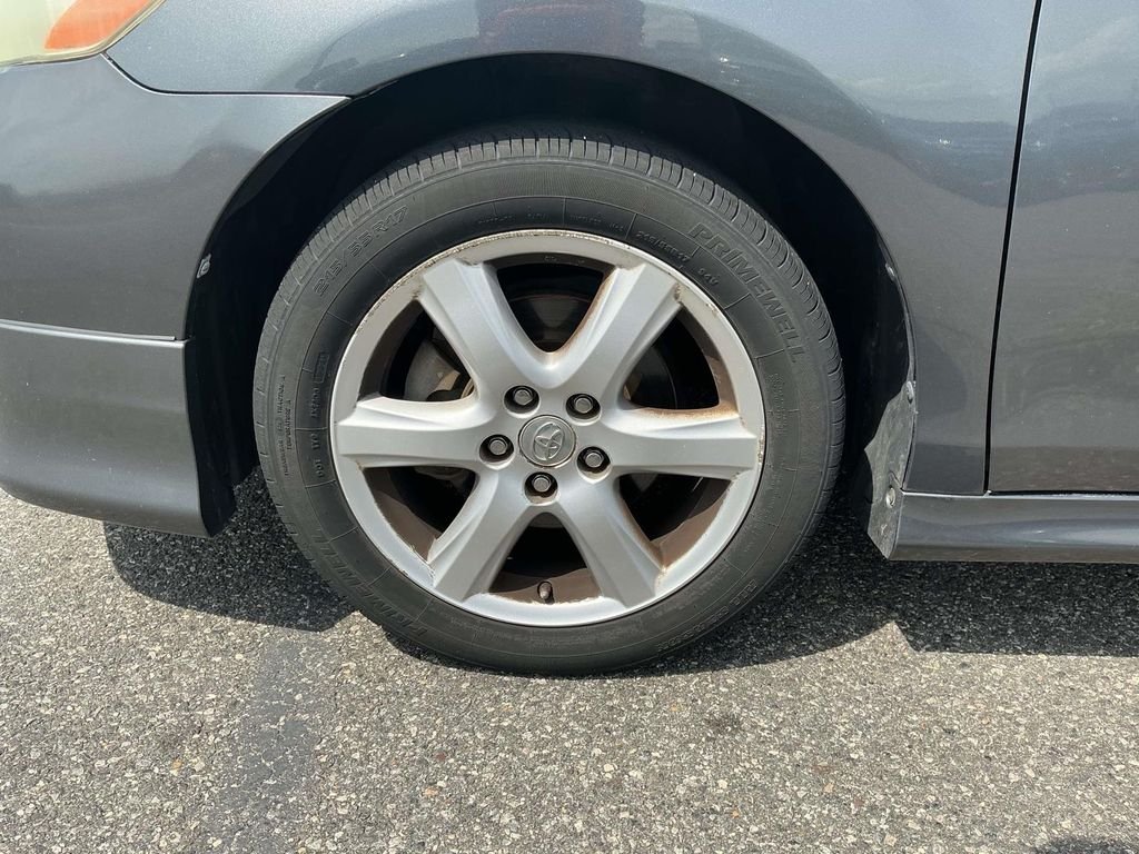 Used 2007 Gray Toyota SE image 16