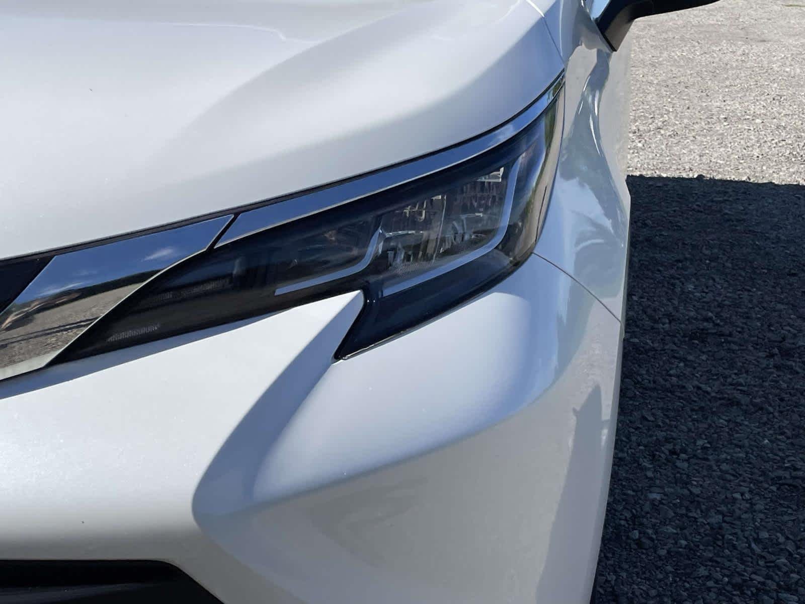 Used 2023 Wind Chill Pearl Toyota XLE image 18