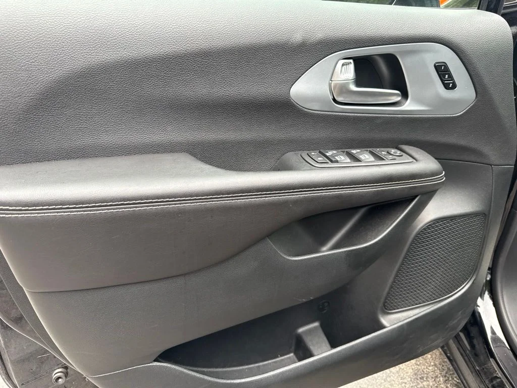 2026 Chrysler Pacifica Limited - Photo 22
