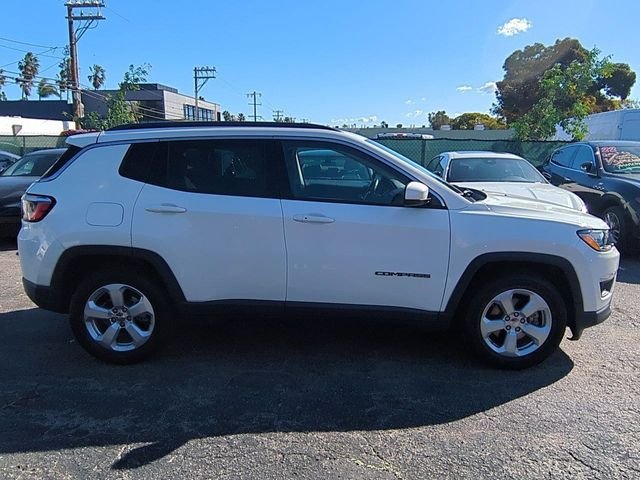 Used 2019 White Clearcoat Jeep Latitude image 8