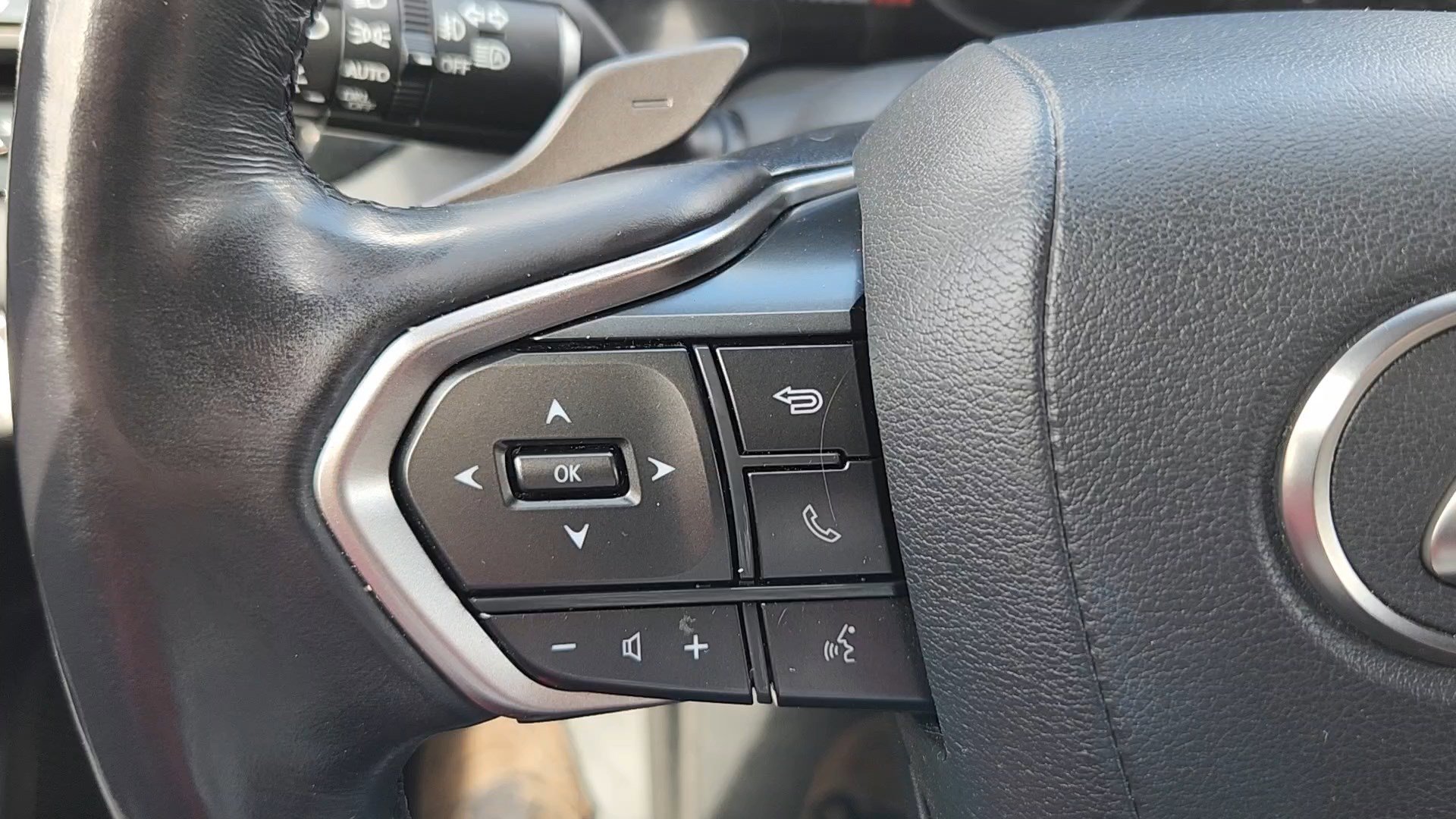 2023 Lexus RX 350 - Photo 13